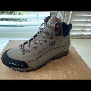 Trekking hiking boots